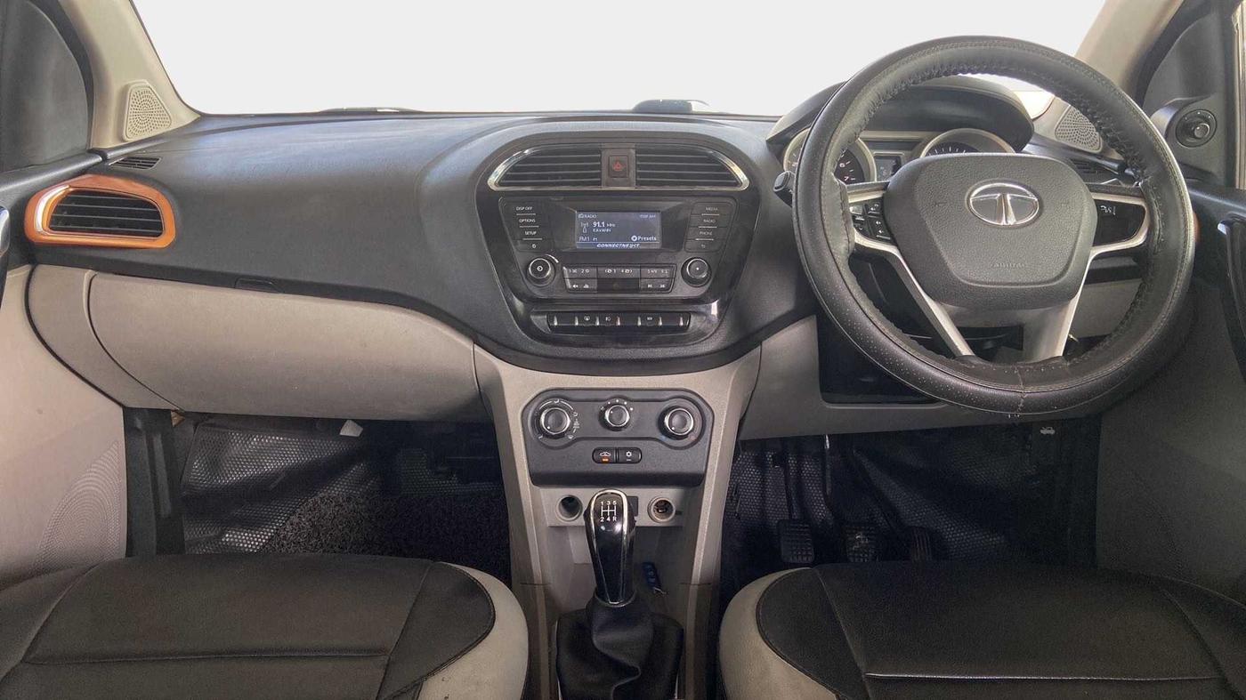 2016 Tata Tiago XZ PETROL, Petrol, Manual, 75,975 km, Dashboard