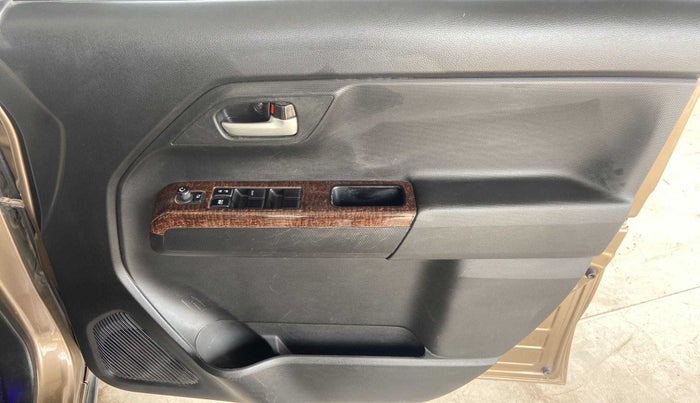2019 Maruti New Wagon-R ZXI 1.2, Petrol, Manual, 44,095 km, Driver Side Door Panels Control