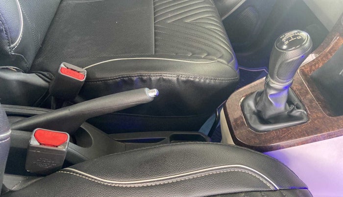 2019 Maruti New Wagon-R ZXI 1.2, Petrol, Manual, 44,095 km, Gear Lever