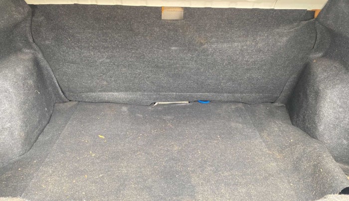 2014 Maruti Swift Dzire VDI, Diesel, Manual, 98,016 km, Boot Inside