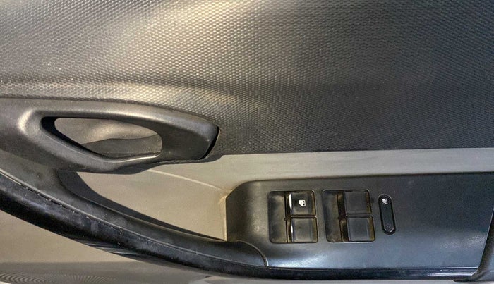 2018 Tata Tiago XM DIESEL, Diesel, Manual, 1,07,243 km, Driver Side Door Panels Control