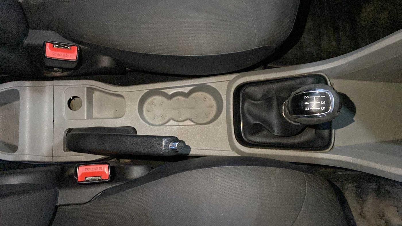 2018 Tata Tiago XM DIESEL, Diesel, Manual, 1,07,243 km, Gear Lever