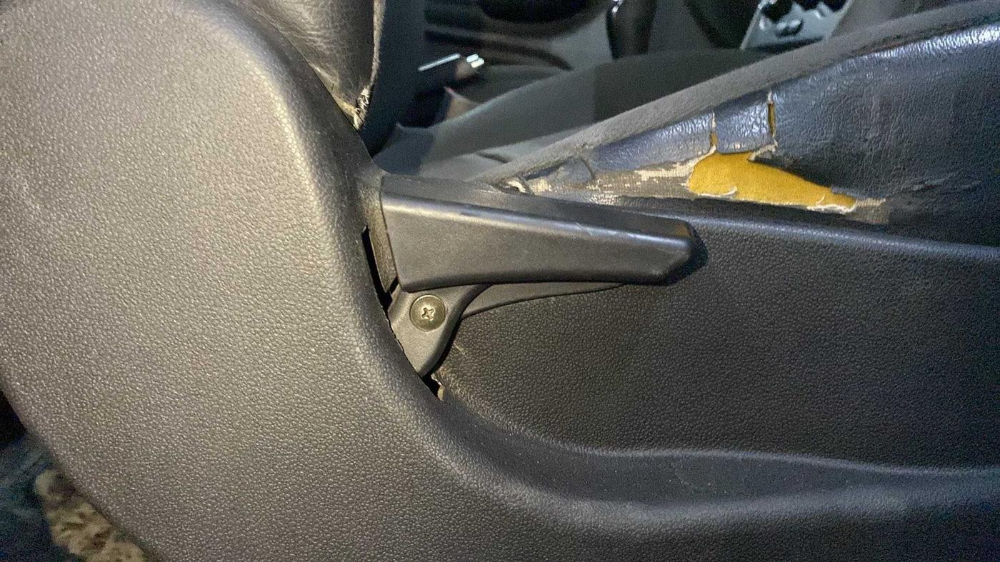 2018 Tata Tiago XM DIESEL, Diesel, Manual, 1,07,243 km, Driver Side Adjustment Panel