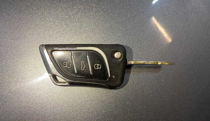 2018 Tata Tiago XM DIESEL, Diesel, Manual, 1,07,243 km, Key Close Up