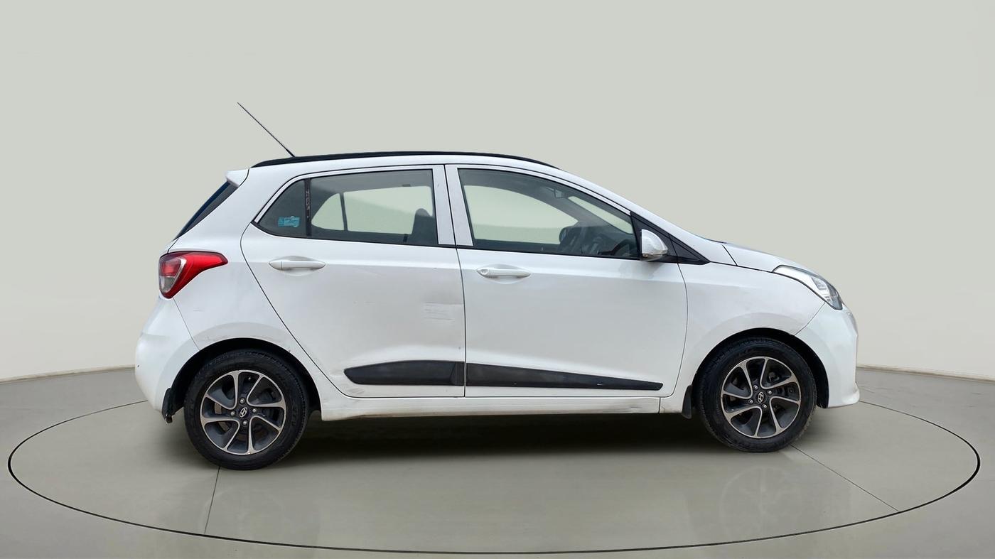 2017 Hyundai Grand i10 SPORTZ (O) AT 1.2 KAPPA VTVT, Petrol, Automatic, 73,453 km, Right Side