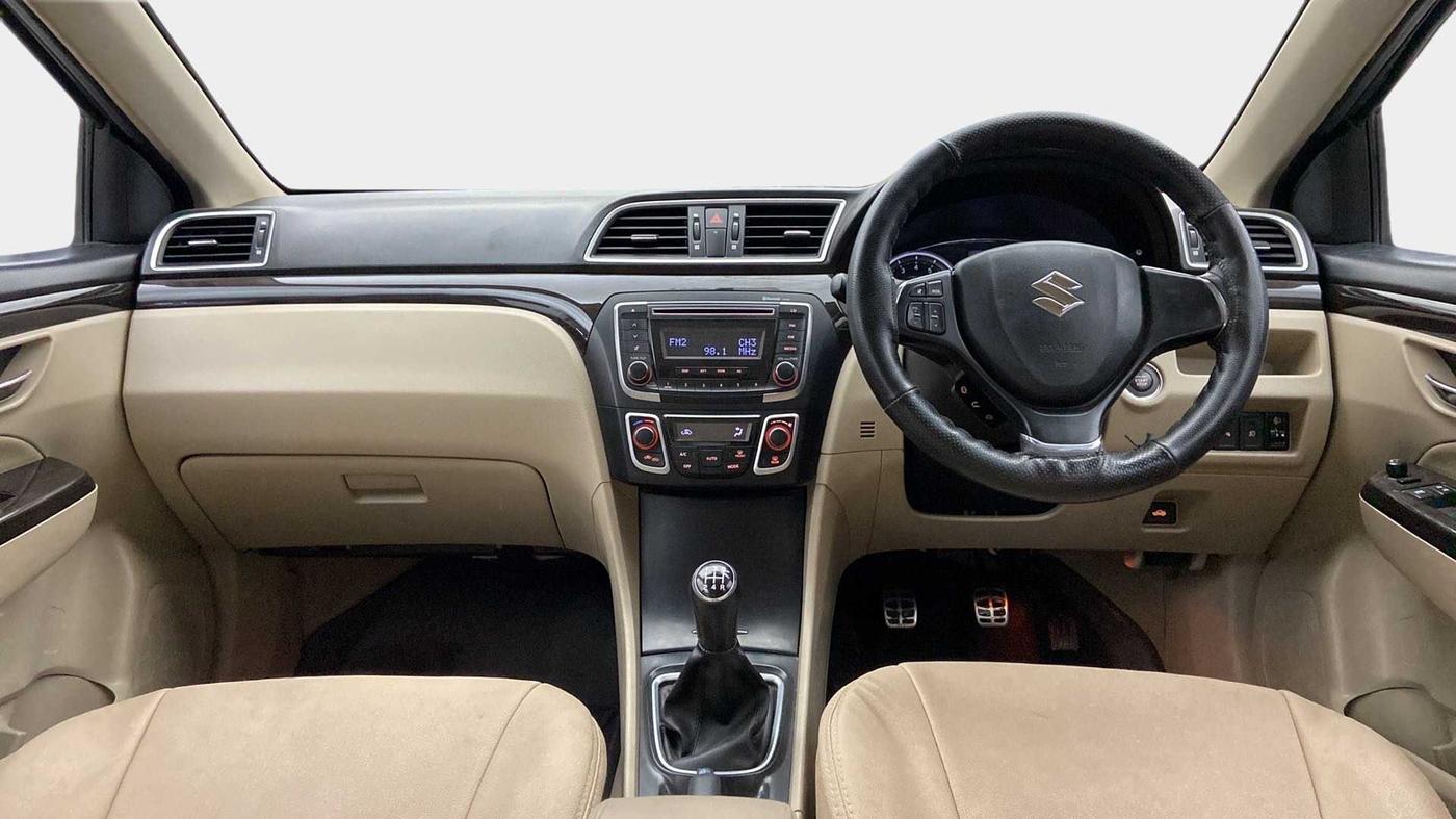 2017 Maruti Ciaz ZETA 1.4  MT PETROL, Petrol, Manual, 51,530 km, Dashboard