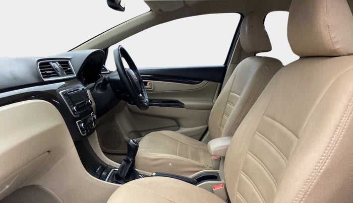 2017 Maruti Ciaz ZETA 1.4  MT PETROL, Petrol, Manual, 51,530 km, Right Side Front Door Cabin