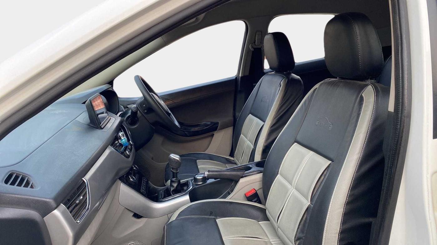 2018 Tata NEXON XZ PETROL, Petrol, Manual, 51,039 km, Right Side Front Door Cabin