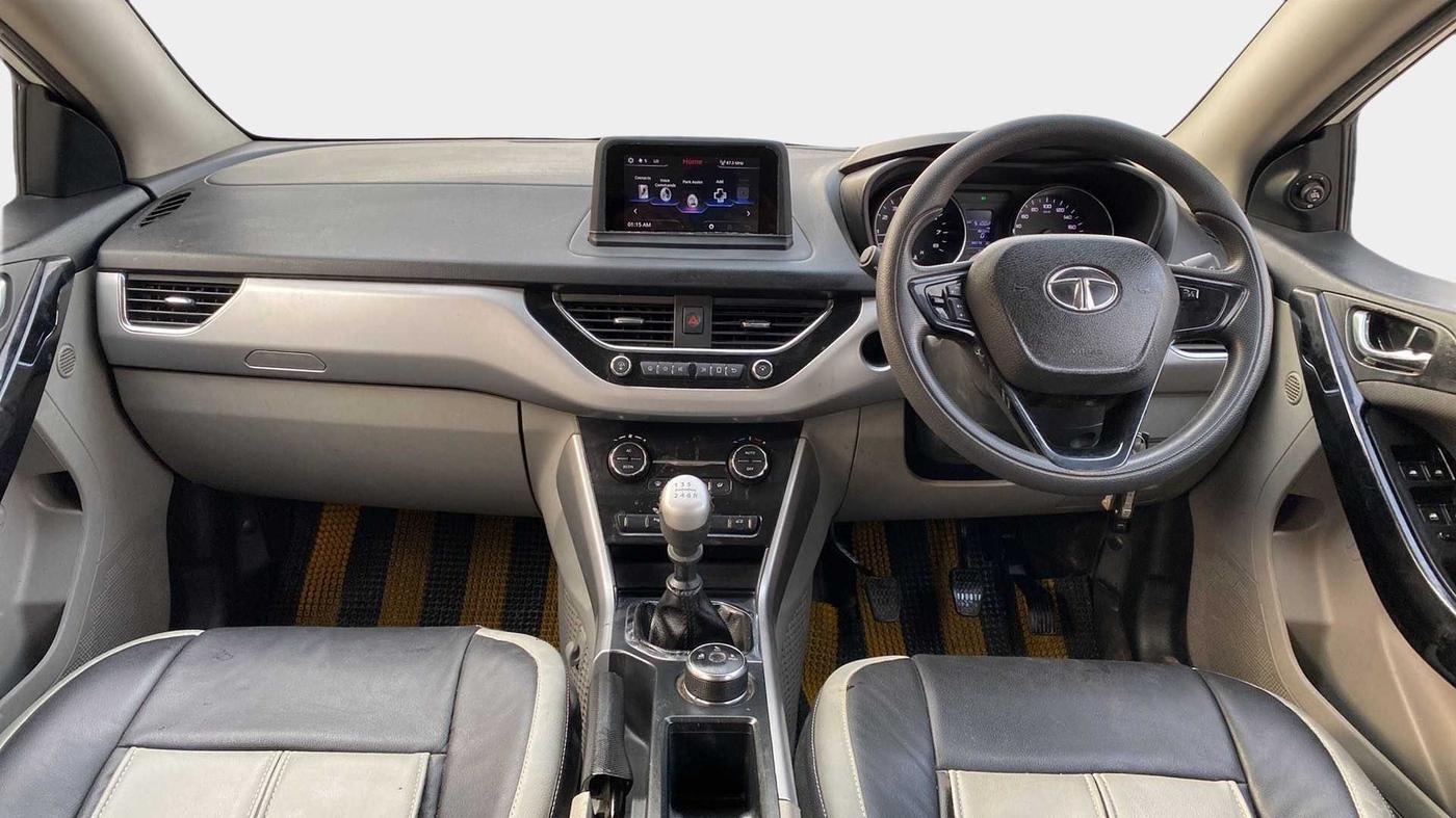2018 Tata NEXON XZ PETROL, Petrol, Manual, 51,039 km, Dashboard