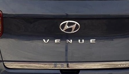 2022 Hyundai VENUE S 1.2, Petrol, Manual, 23,127 km, Dicky (Boot door) - Slightly dented