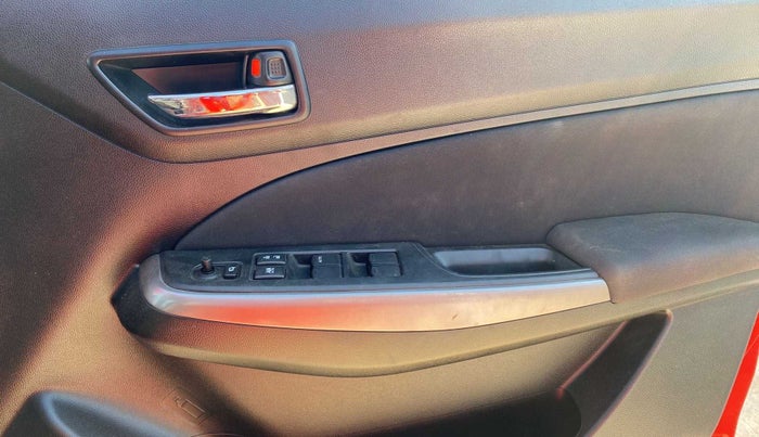 2022 Maruti Swift ZXI PLUS AMT DUAL TONE, Petrol, Automatic, 6,974 km, Driver Side Door Panels Control