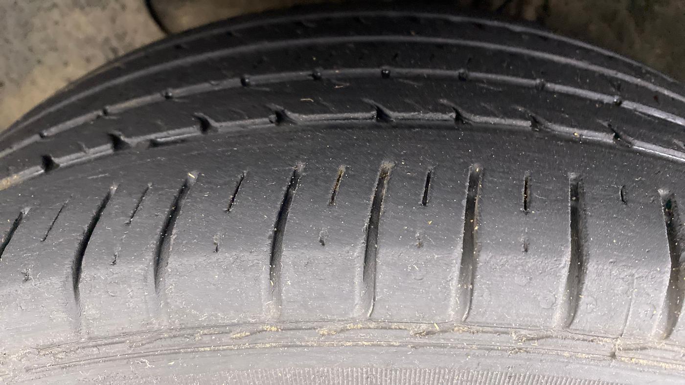 2016 Hyundai Elite i20 ASTA 1.2 (O), Petrol, Manual, 37,652 km, Left Front Tyre Tread