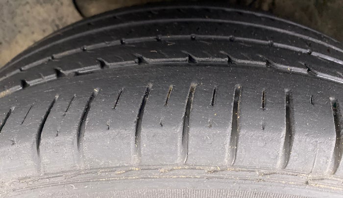 2016 Hyundai Elite i20 ASTA 1.2 (O), Petrol, Manual, 37,652 km, Left Front Tyre Tread