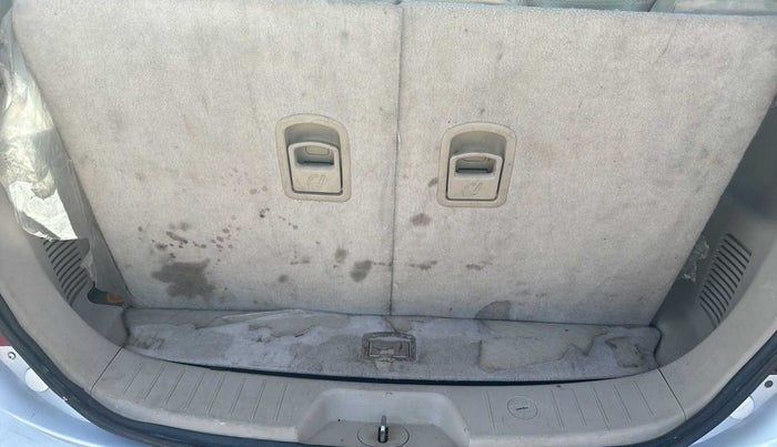 2016 Mahindra XUV500 W6 AT, Diesel, Automatic, 85,364 km, Boot Inside