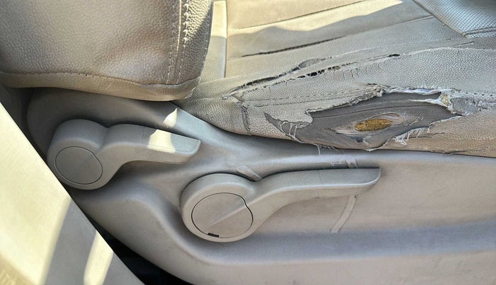 2016 Mahindra XUV500 W6 AT, Diesel, Automatic, 85,364 km, Driver Side Adjustment Panel