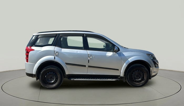 2016 Mahindra XUV500 W6 AT, Diesel, Automatic, 85,364 km, Right Side View