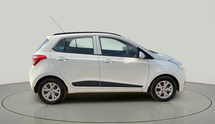 2016 Hyundai Grand i10 SPORTZ 1.2 KAPPA VTVT, Petrol, Manual, 66,630 km, Right Side View