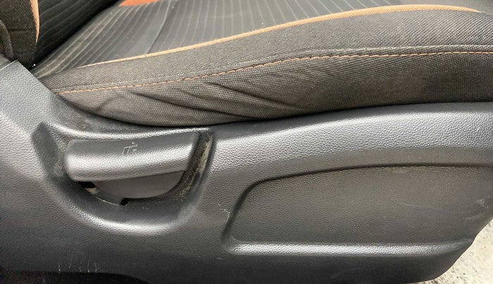 2016 Hyundai i20 Active 1.2 BASE, Petrol, Manual, 55,120 km, Driver Side Adjustment Panel