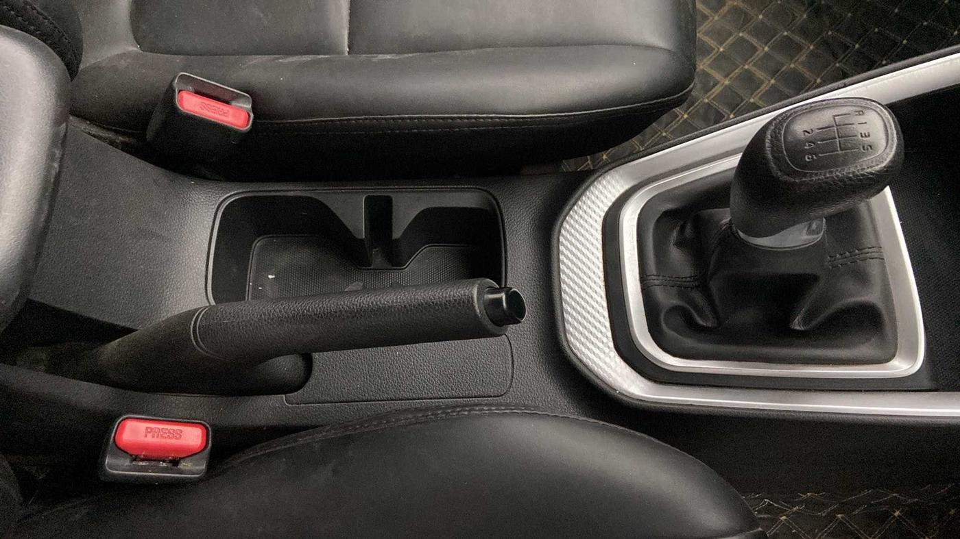2020 KIA SONET HTK PLUS 1.5, Diesel, Manual, 35,537 km, Gear Lever