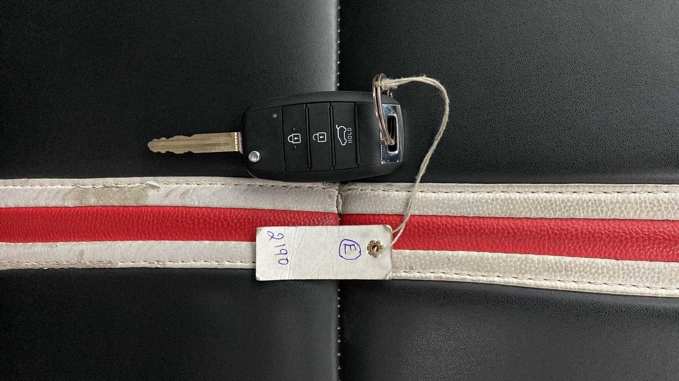 2020 KIA SONET HTK PLUS 1.5, Diesel, Manual, 35,537 km, Key Close Up