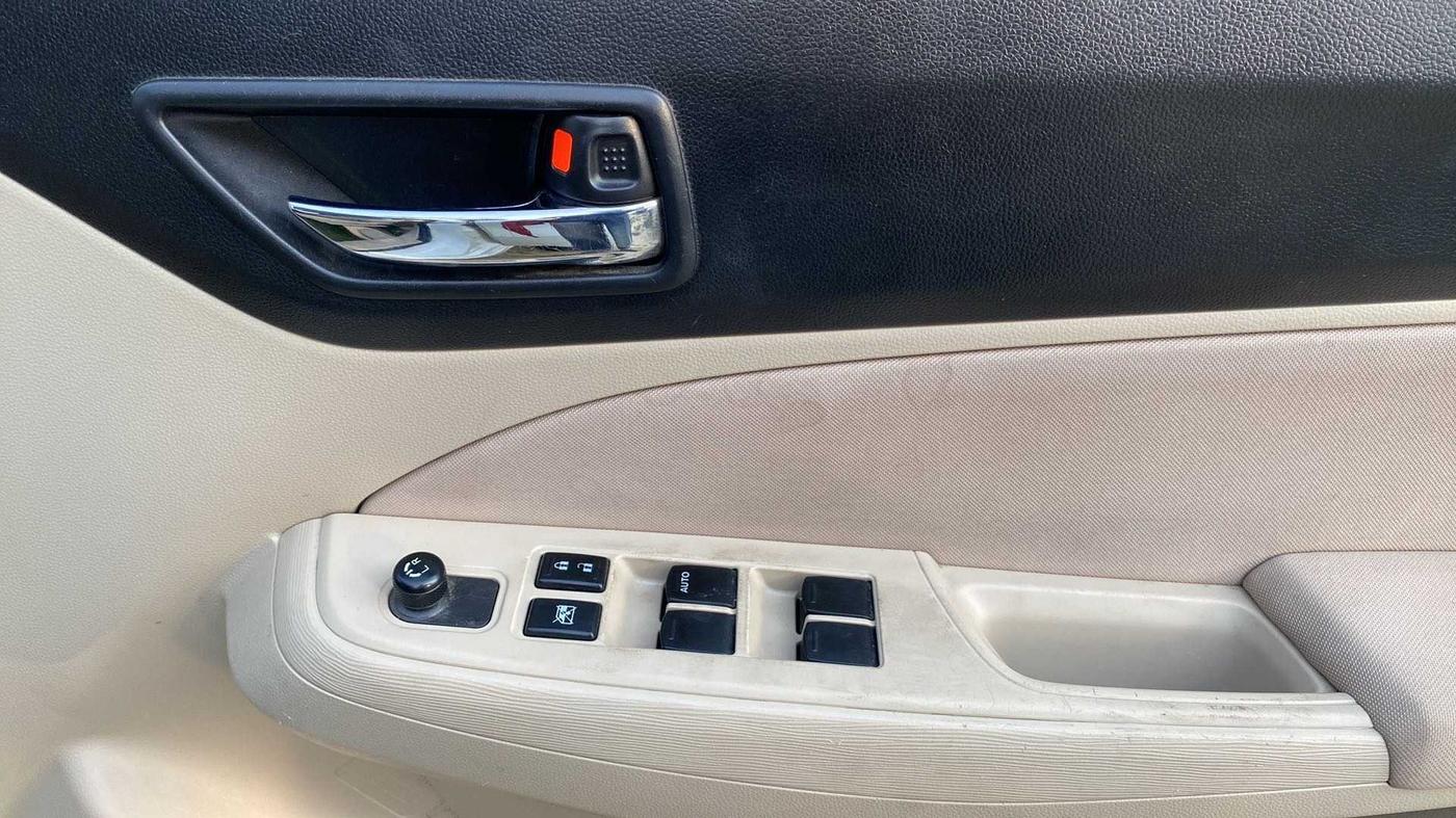 2020 Maruti Dzire VXI, Petrol, Manual, 72,101 km, Driver Side Door Panels Control