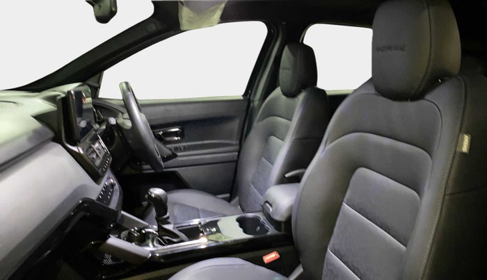 2023 Tata Harrier XZA PLUS 2.0L DARK EDITION, Diesel, Automatic, 5,933 km, Right Side Front Door Cabin