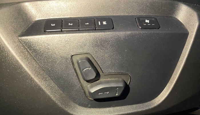 2023 Tata Harrier XZA PLUS 2.0L DARK EDITION, Diesel, Automatic, 5,933 km, Driver Side Adjustment Panel