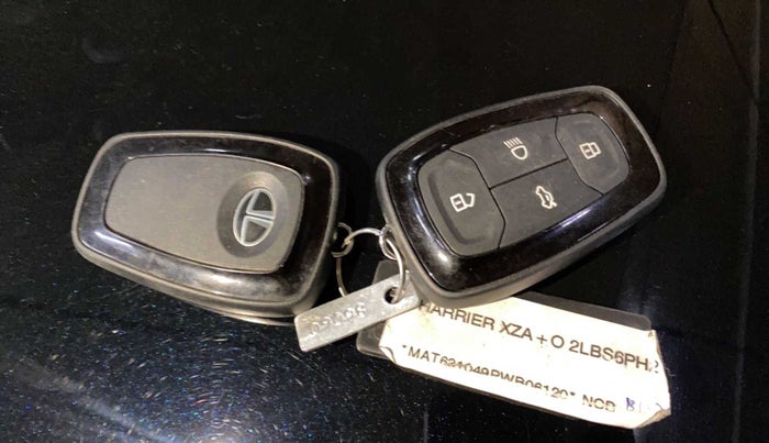 2023 Tata Harrier XZA PLUS 2.0L DARK EDITION, Diesel, Automatic, 5,933 km, Key Close Up