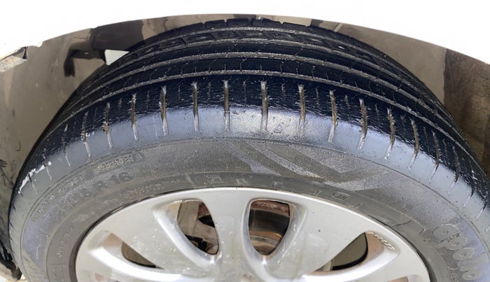 2018 Maruti Baleno ZETA PETROL 1.2, Petrol, Manual, 32,375 km, Left Front Tyre Tread