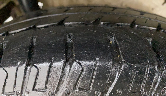 2010 Maruti Wagon R 1.0 LXI, Petrol, Manual, 36,113 km, Right Rear Tyre Tread