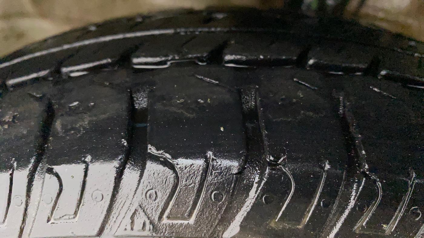 2010 Maruti Wagon R 1.0 LXI, Petrol, Manual, 36,113 km, Left Front Tyre Tread