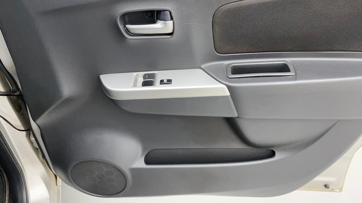 2010 Maruti Wagon R 1.0 LXI, Petrol, Manual, 36,113 km, Driver Side Door Panels Control