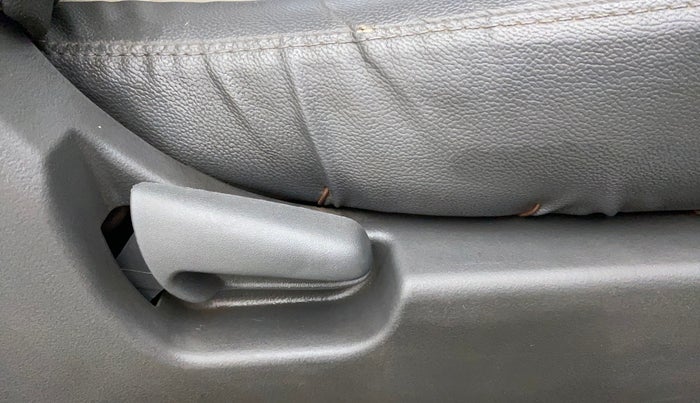 2010 Maruti Wagon R 1.0 LXI, Petrol, Manual, 36,113 km, Driver Side Adjustment Panel