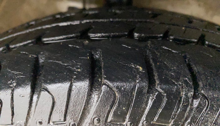 2010 Maruti Wagon R 1.0 LXI, Petrol, Manual, 36,113 km, Right Front Tyre Tread