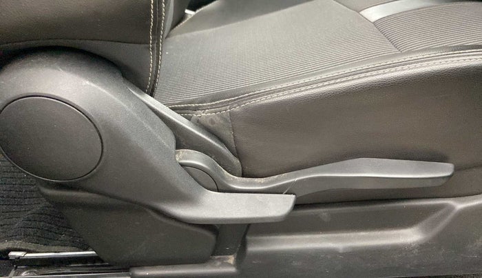 2021 Maruti XL6 ZETA MT, Petrol, Manual, 27,114 km, Driver Side Adjustment Panel