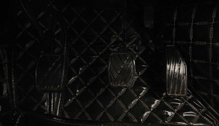 2021 Maruti XL6 ZETA MT, Petrol, Manual, 27,114 km, Pedals