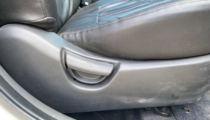 2018 Hyundai Grand i10 ERA 1.2 KAPPA VTVT, Petrol, Manual, 25,381 km, Driver Side Adjustment Panel