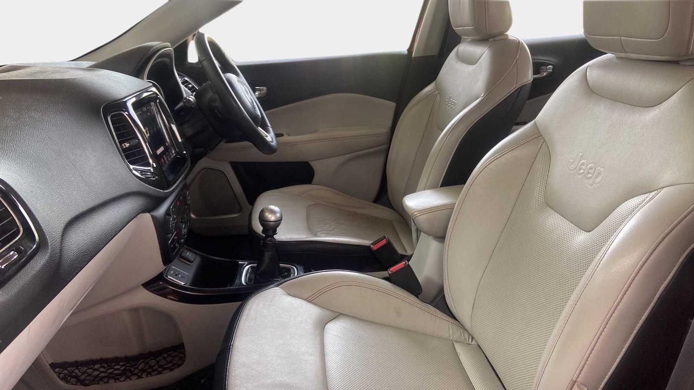 2018 Jeep Compass LIMITED PLUS DIESEL, Diesel, Manual, 72,934 km, Right Side Front Door Cabin