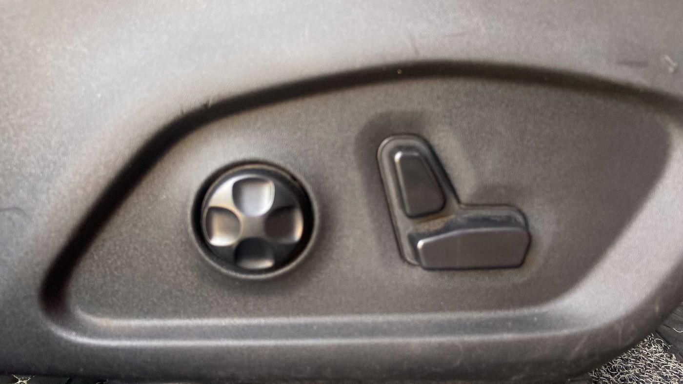 2018 Jeep Compass LIMITED PLUS DIESEL, Diesel, Manual, 72,934 km, Driver Side Adjustment Panel