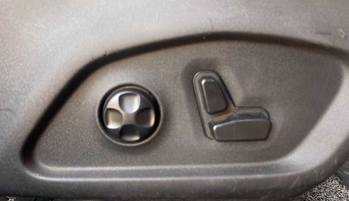 2018 Jeep Compass LIMITED PLUS DIESEL, Diesel, Manual, 72,934 km, Driver Side Adjustment Panel