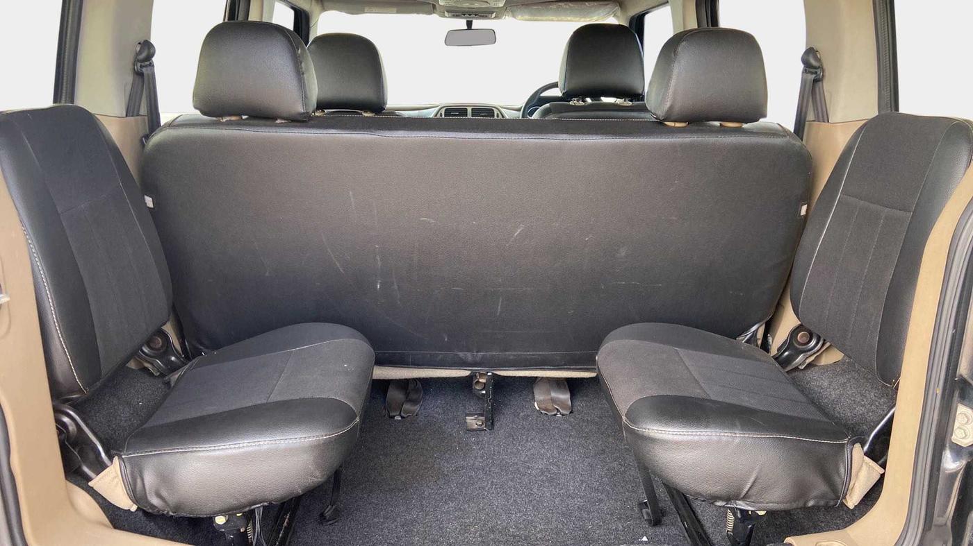 2017 Mahindra TUV300 T8, Diesel, Manual, 91,944 km, Third Seat Row ( optional )