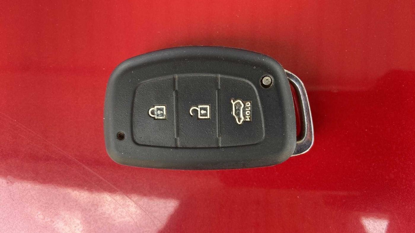 2018 Hyundai Grand i10 ASTA 1.2 KAPPA VTVT, Petrol, Manual, 15,804 km, Key Close Up