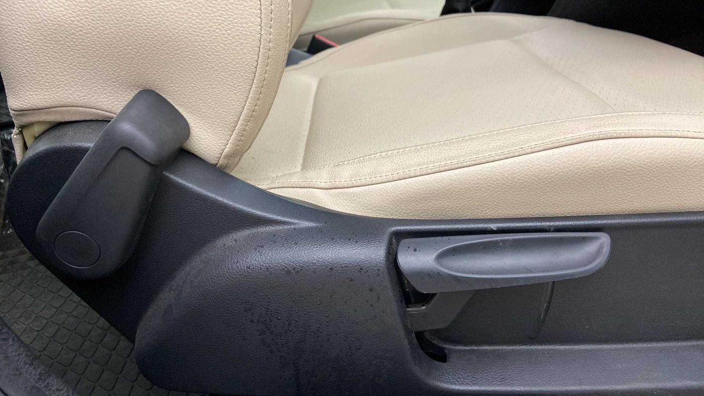 2021 Skoda Rapid STYLE TSI, Petrol, Manual, 13,471 km, Driver Side Adjustment Panel