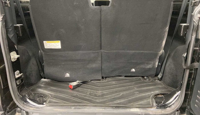 2021 Mahindra Thar LX PETROL HT 4WD AT, Petrol, Automatic, 17,295 km, Boot Inside