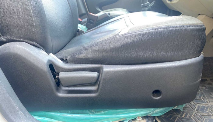 2020 Maruti Alto LXI, Petrol, Manual, 26,950 km, Driver Side Adjustment Panel