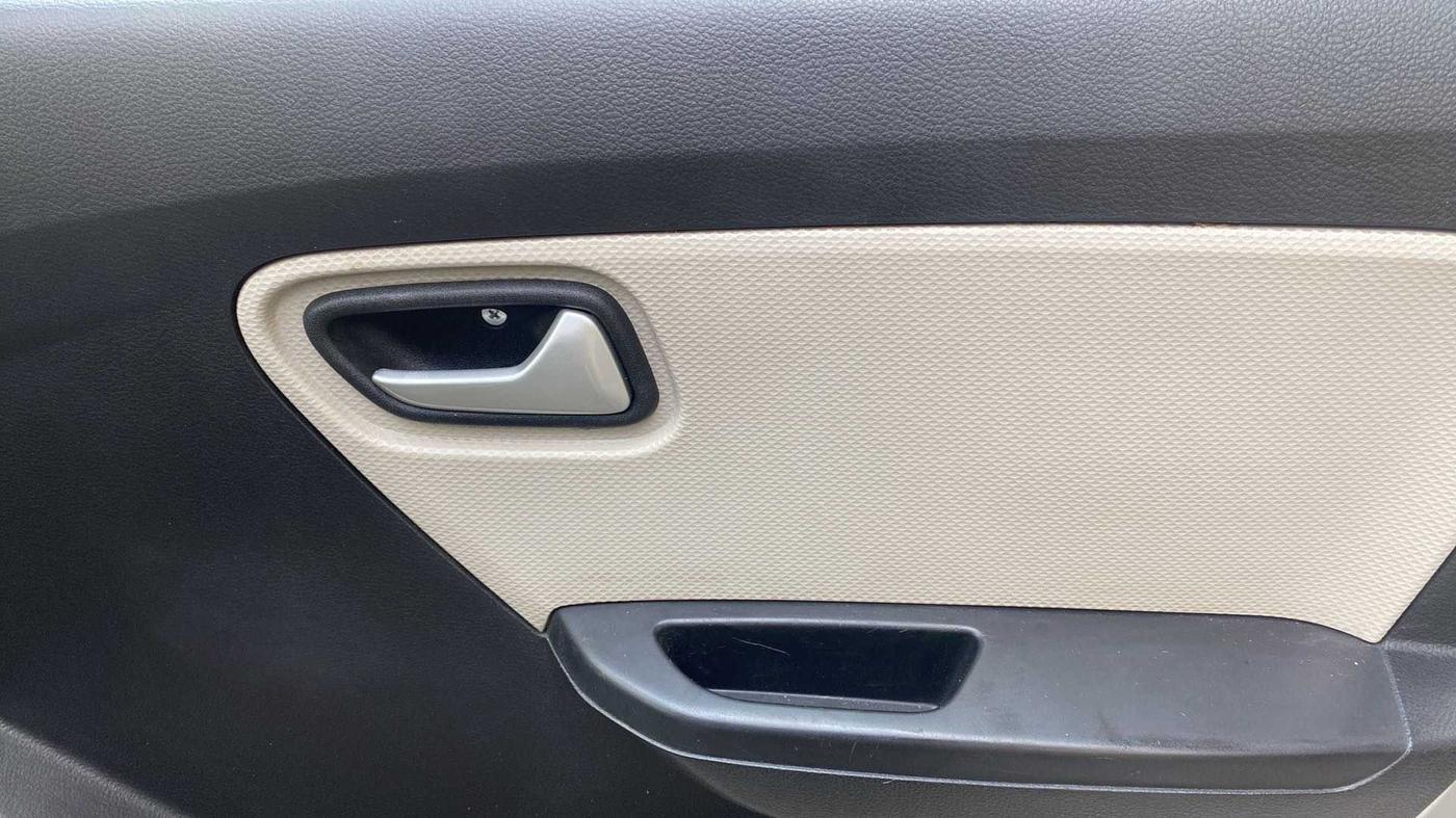 2020 Maruti Alto LXI, Petrol, Manual, 26,950 km, Driver Side Door Panels Control