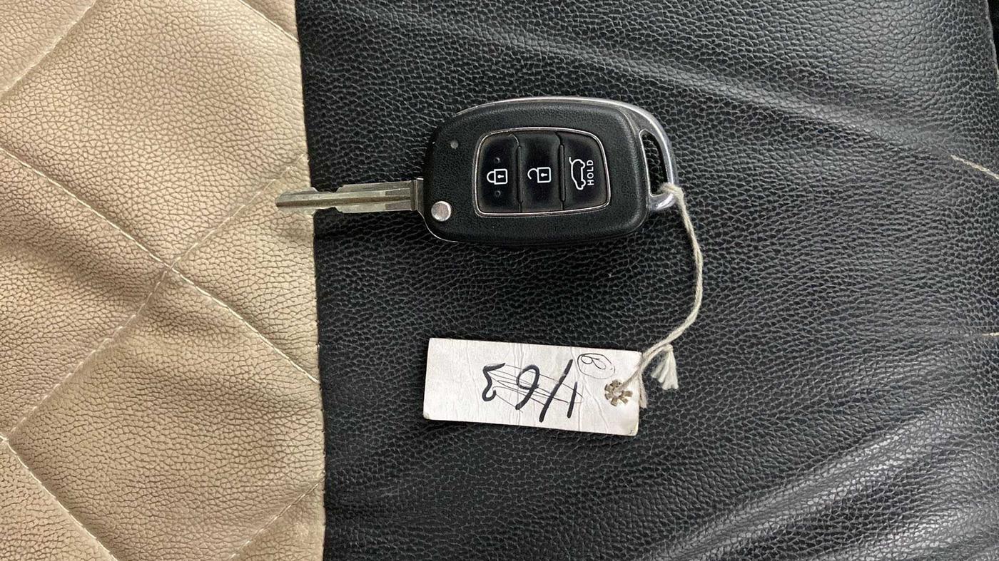 2017 Hyundai Elite i20 SPORTZ 1.2, Petrol, Manual, 24,686 km, Key Close Up