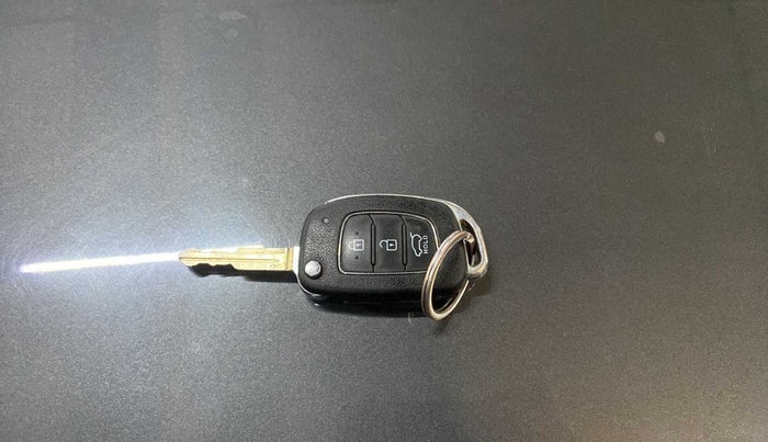 2021 Hyundai NEW I20 SPORTZ 1.2 MT, Petrol, Manual, 19,909 km, Key Close Up