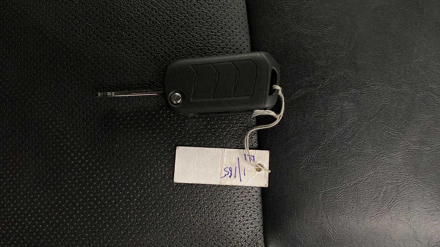 2021 Mahindra Thar LX PETROL HT 4WD AT, Petrol, Automatic, 34,098 km, Key Close Up