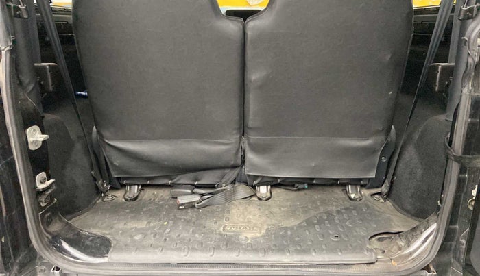 2021 Mahindra Thar LX PETROL HT 4WD AT, Petrol, Automatic, 34,098 km, Boot Inside